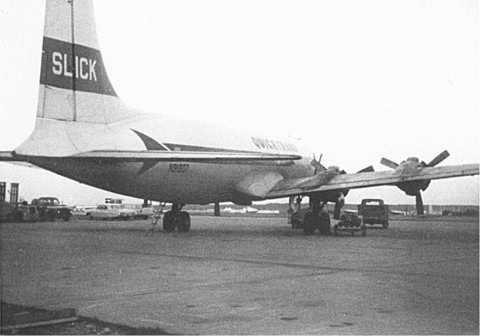 1962 - Slick Airways tail view of DC-6